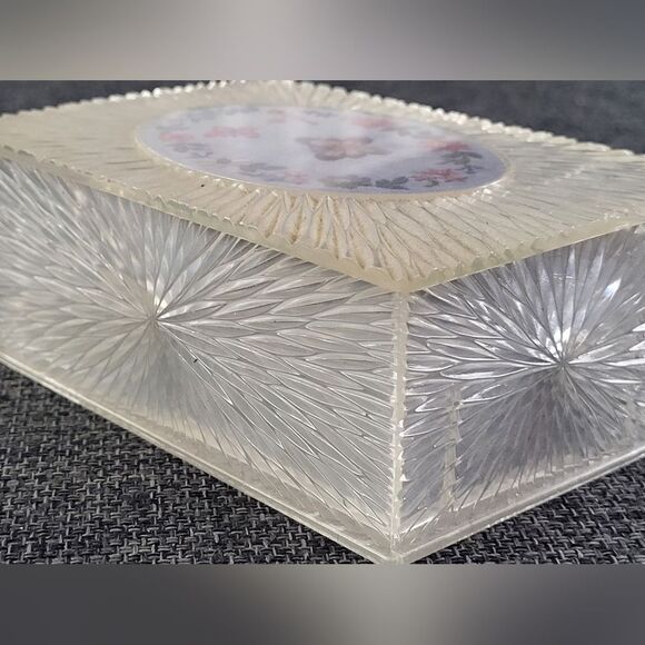 Vintage Lucite Starburst Trinket Box - Picture 5 of 11